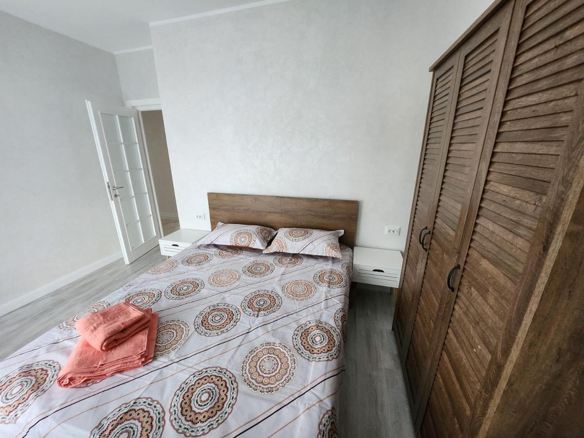 יאשי Sunrise New Copou Apartments מראה חיצוני תמונה